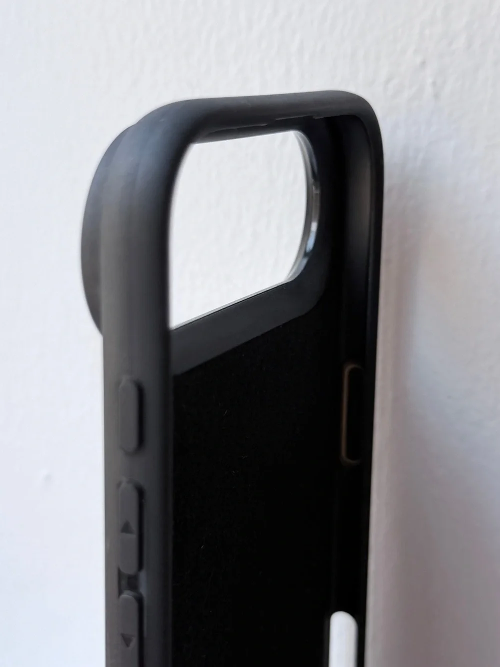 LUCRIN - White Leather-Peble. Le Phone Case with Black Frame